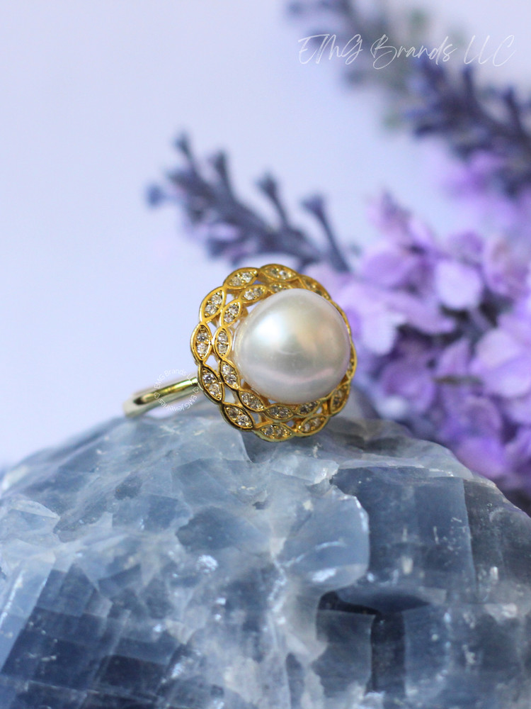 White Edison Pearl Flower Ring