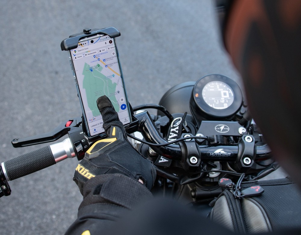 Wireless Charging Phone Mount with CANsmart� Connection