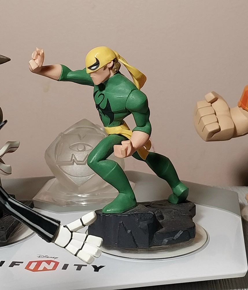 Disney Infinity Figure Lot & Platform