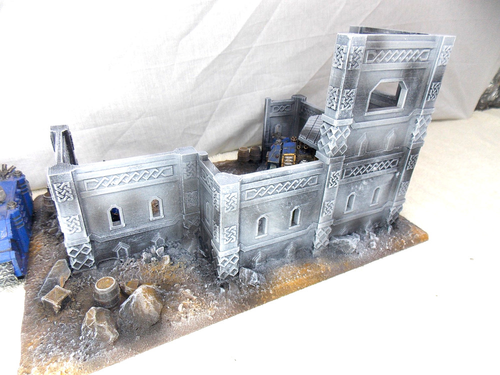 WARGAMING TERRAIN PAINTED BUILDING