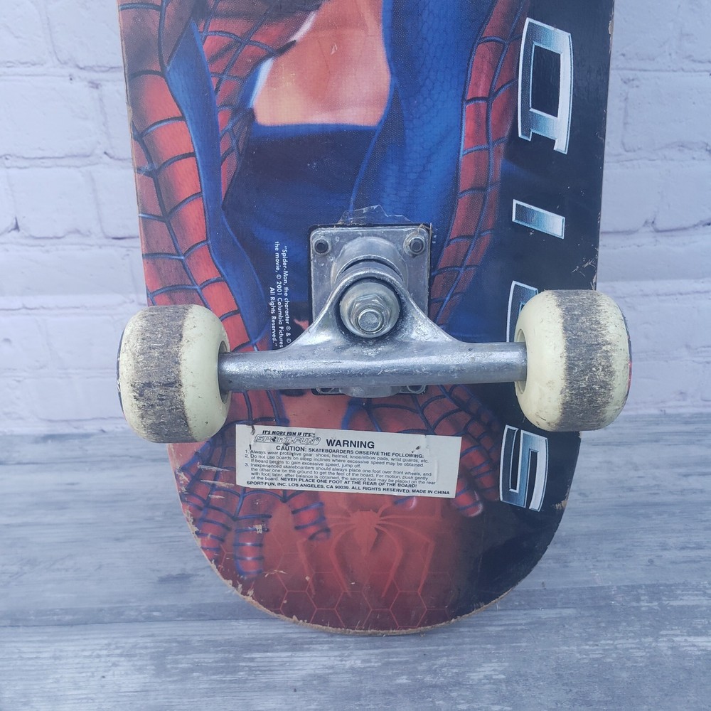 Vintage 2001 Marvel Spiderman & Green Goblin SkateBoard