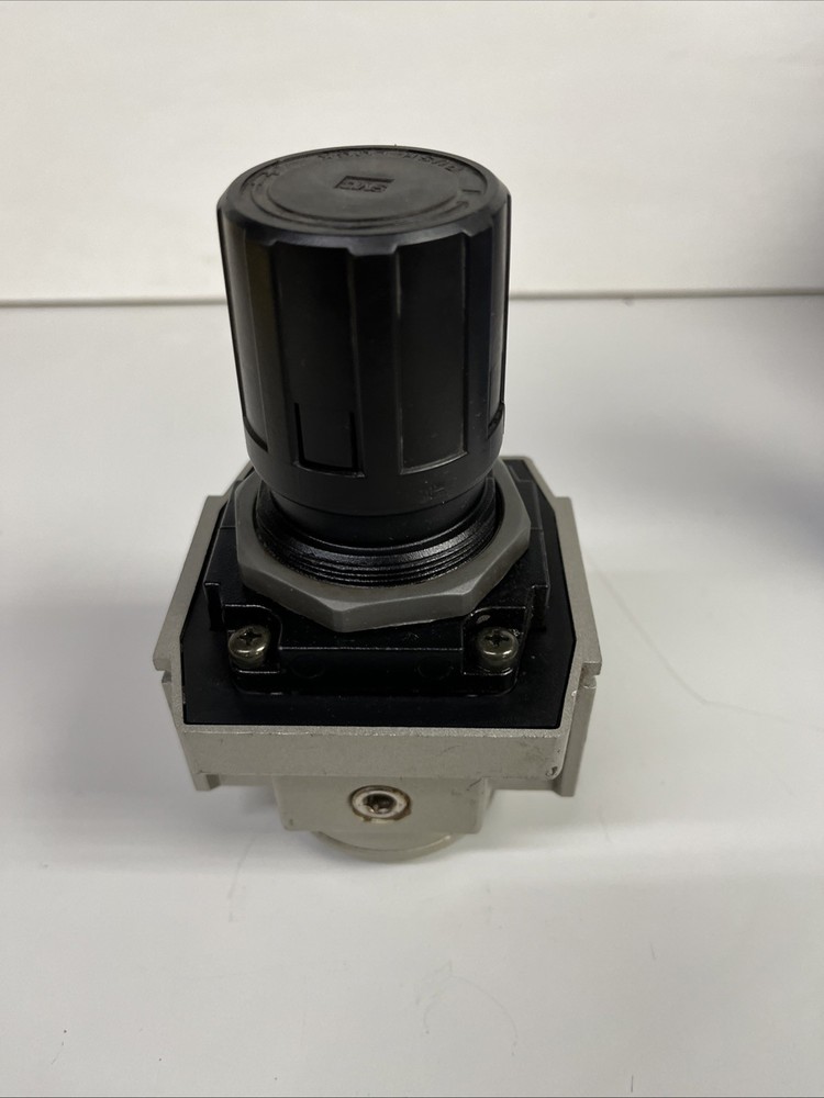 SMC NAR5000-N06 Pneumatic Regulator
