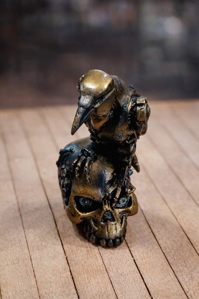 Steampunk Raven on Skull Statue – Bronze Mechanical Gothic Decor