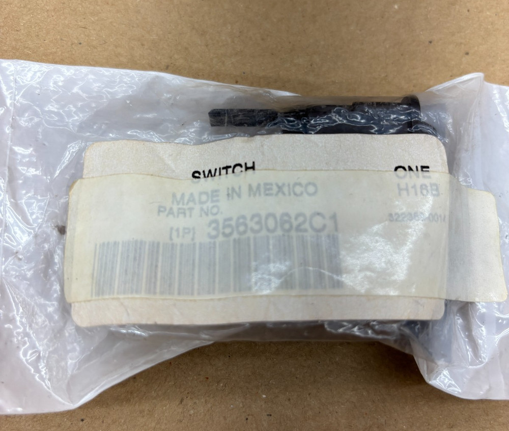 Genuine International 3563062C1 Panel Switch Navistar