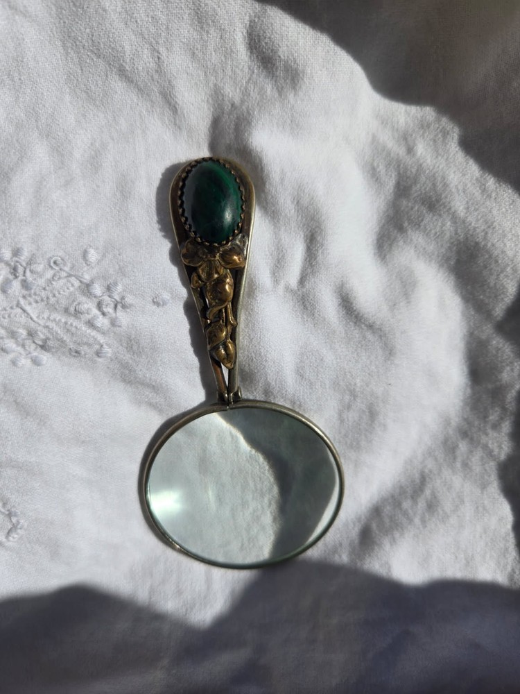 Vtg. foldable magnifier w/possible malachite stone in handle.