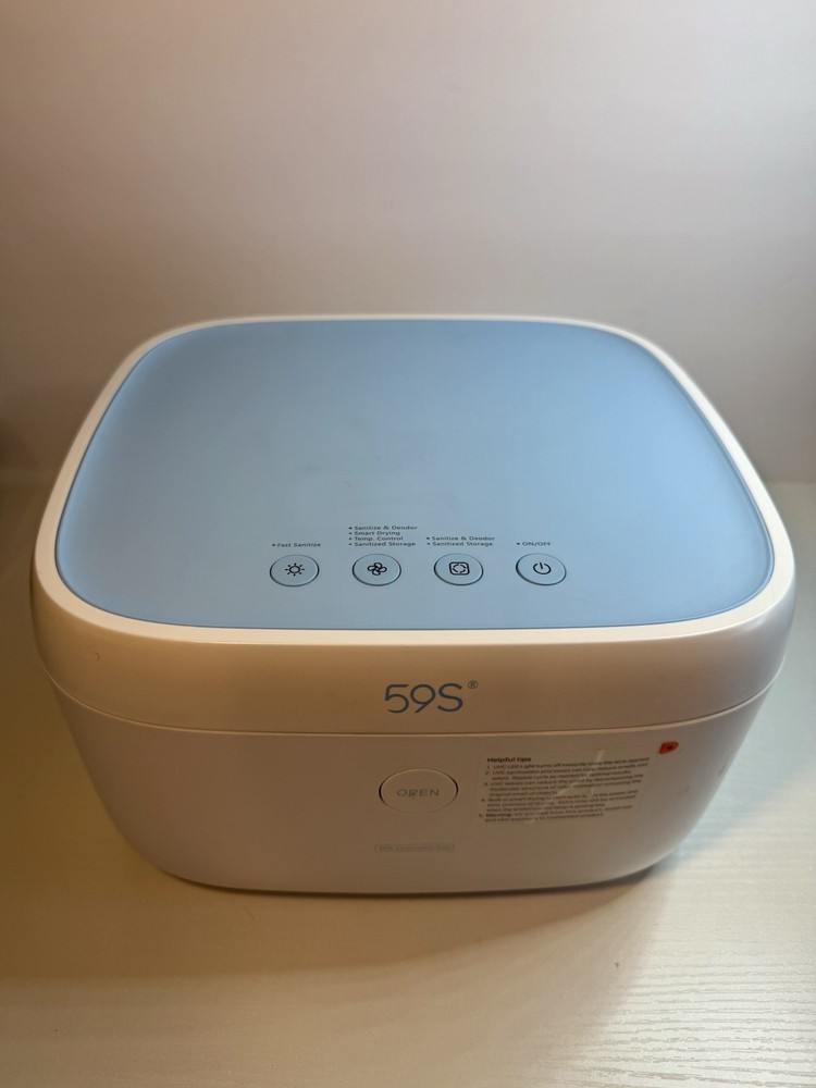 59S UVC LED sanitization box designed to sanitize items using UVC light dry them