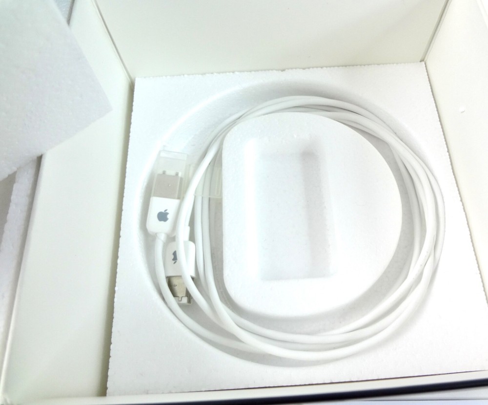 Apple iSight FireWire Video Camera BOXED PERFECT CONDITION ⭐️⭐️⭐️⭐️⭐