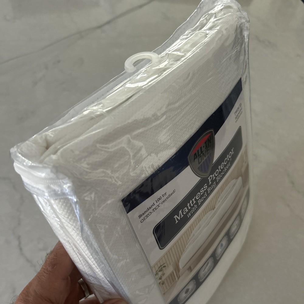 Mattress Protector w/ “Bed bug Blocker”