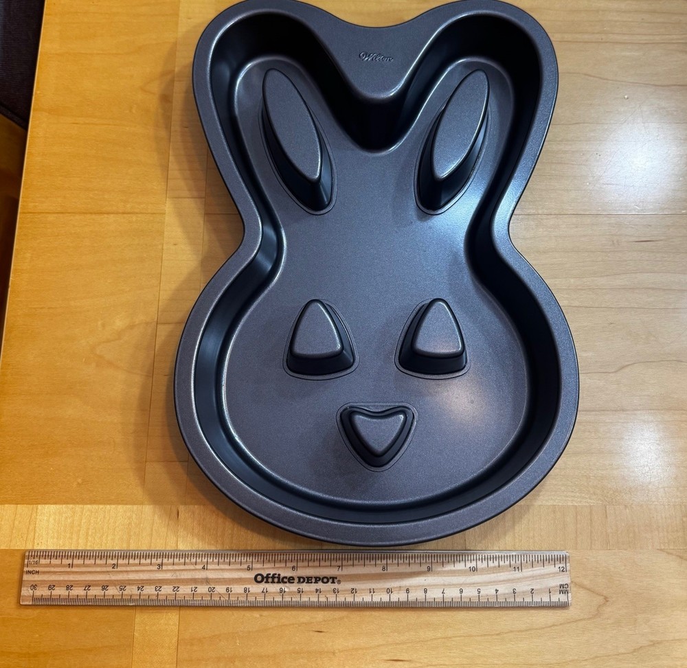 Wilton Bunny Rabbit Cake Pan 13” Nonstick Easter Spring Bakeware Mold