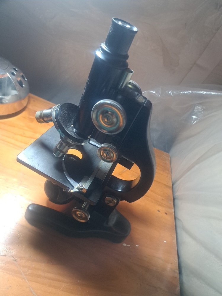 Antique Ernst Leitz Wetzlar Microscope SN 335050