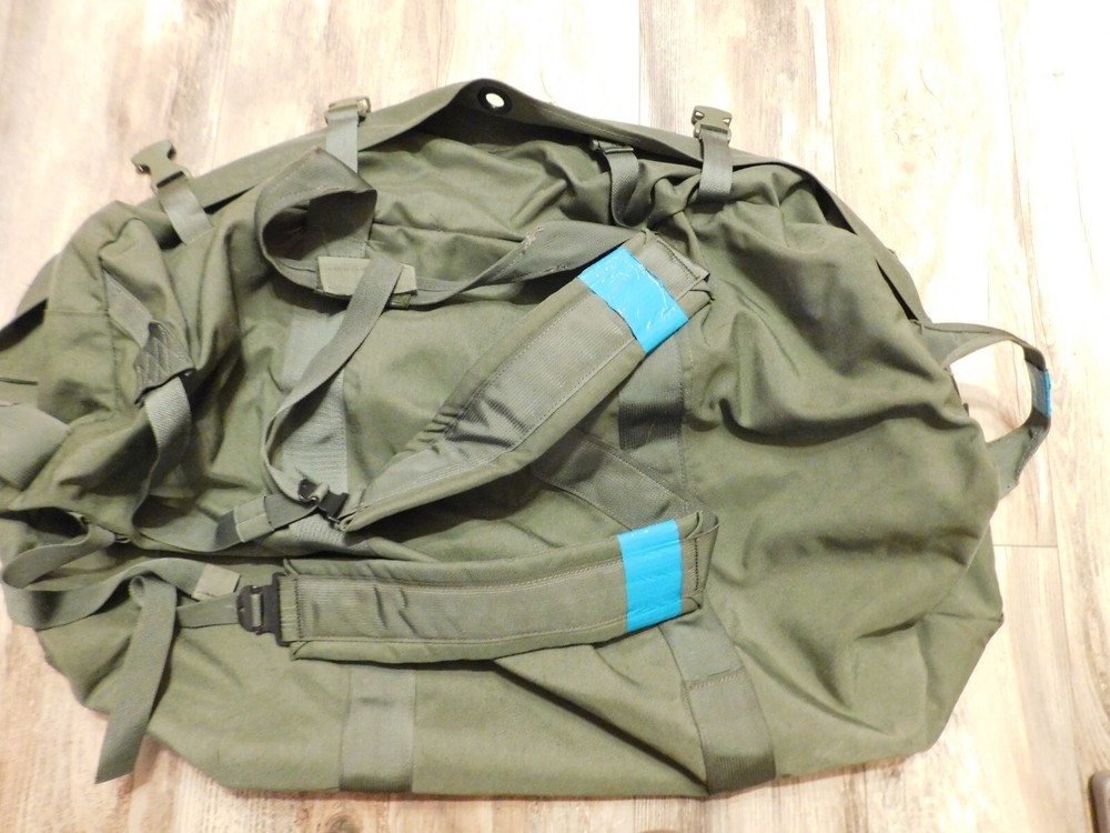 US MILITARY GREEN DUFFLE BAG