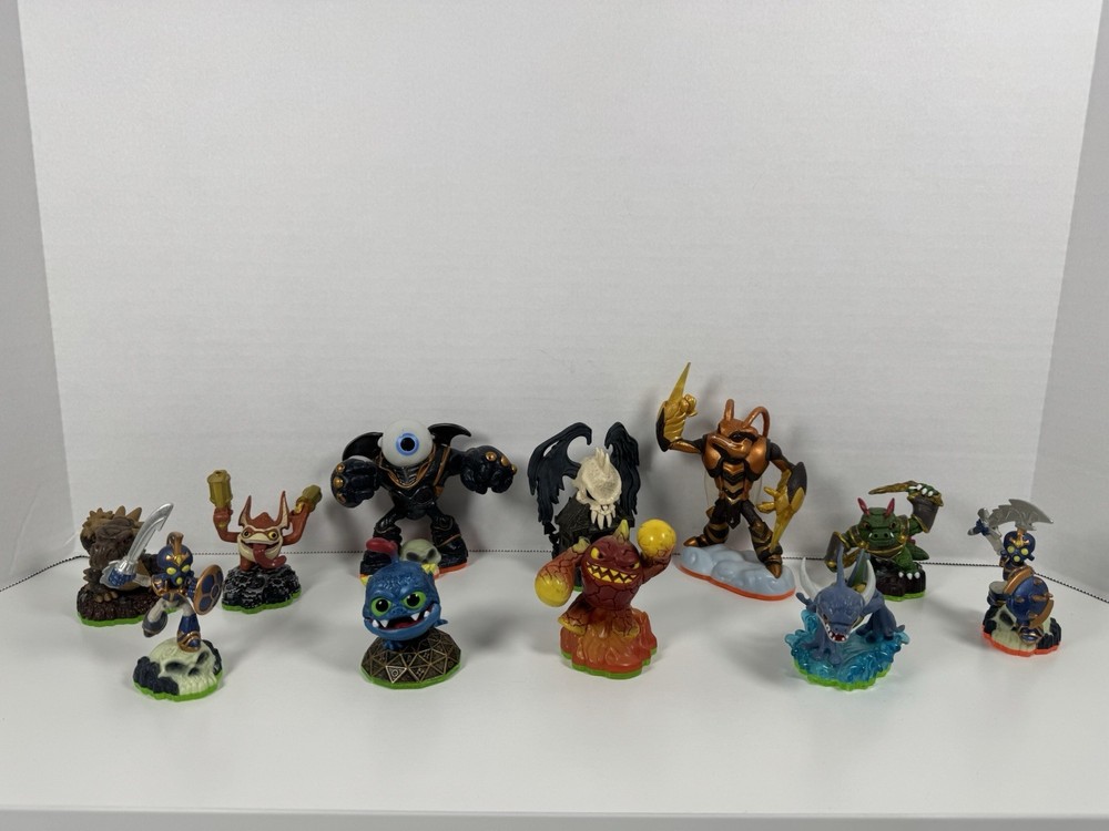 Skylanders Activision game figures mixed lot