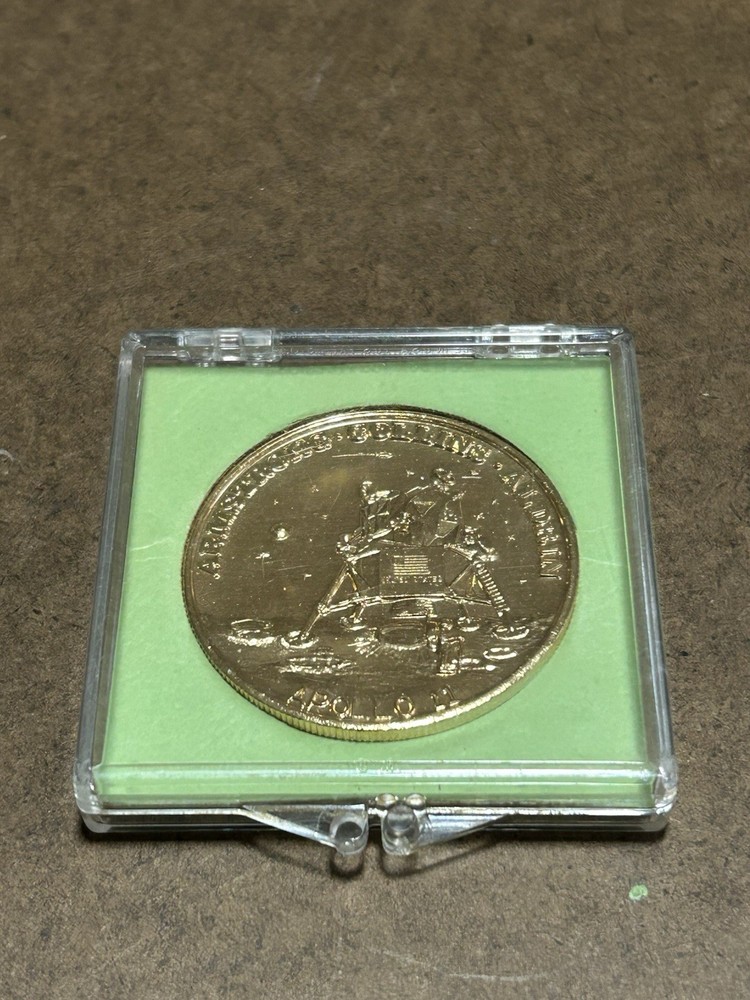 APOLLO 11 COMMEMORATIVE TOKEN