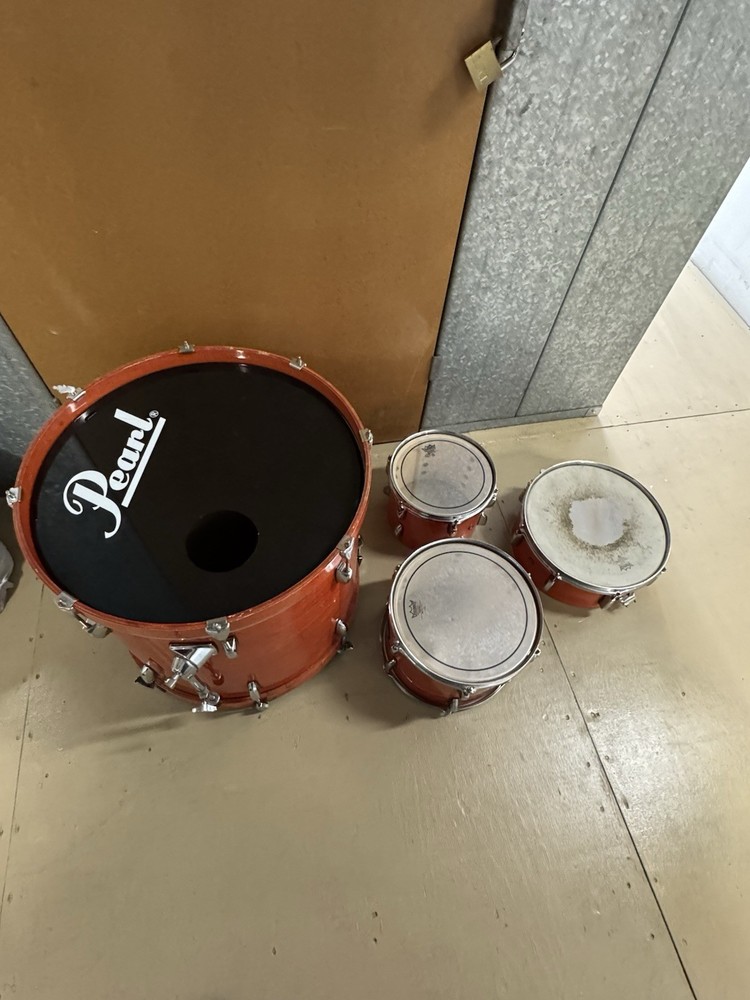 Pearl 4-piece Export Peries Drum set