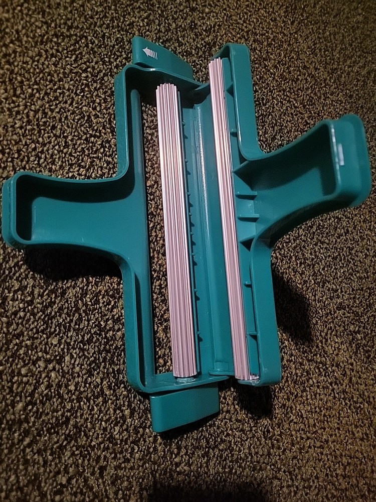 Marvy Uchida Corru-Gator Paper Crimper Circle Embosser Tool Wide Rollers