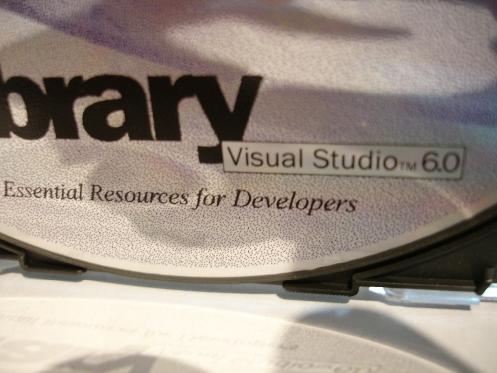 MSDN Microsoft Visual Studio 6.0 Original CD and case