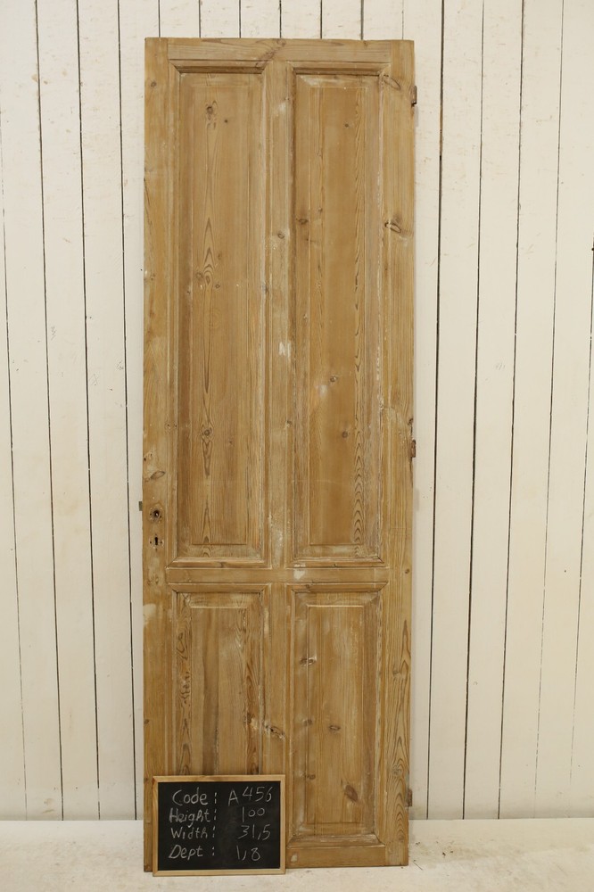 VINTAGE SINGLE DOOR A456