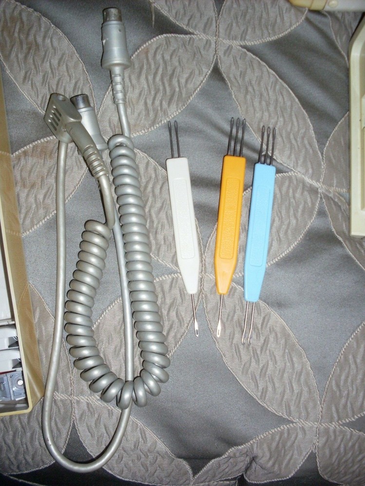 .Singer/studio/ Sk 560 Electronic KNitting machine