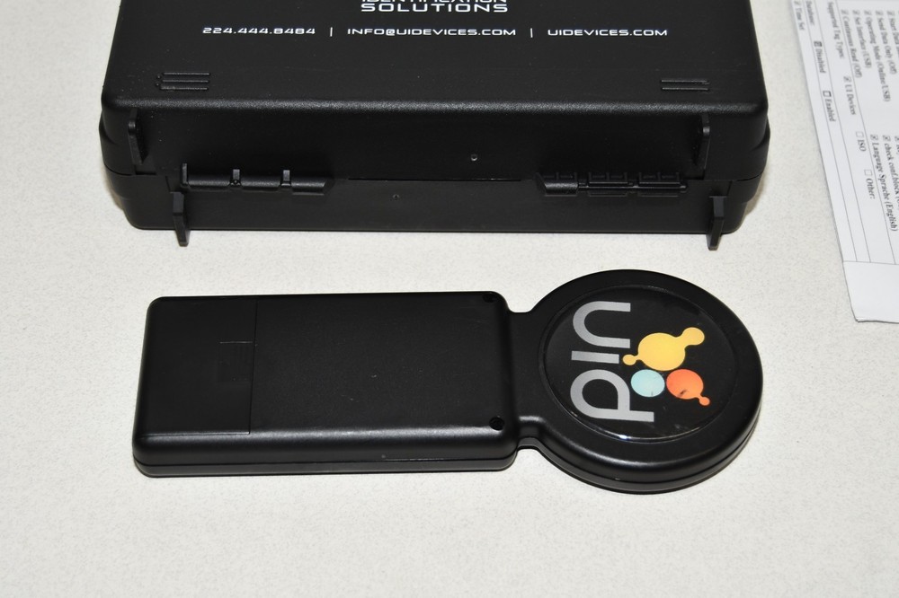 ^ Uid Identification Solutions Microchip URH-1HP Handheld Reader #X6383