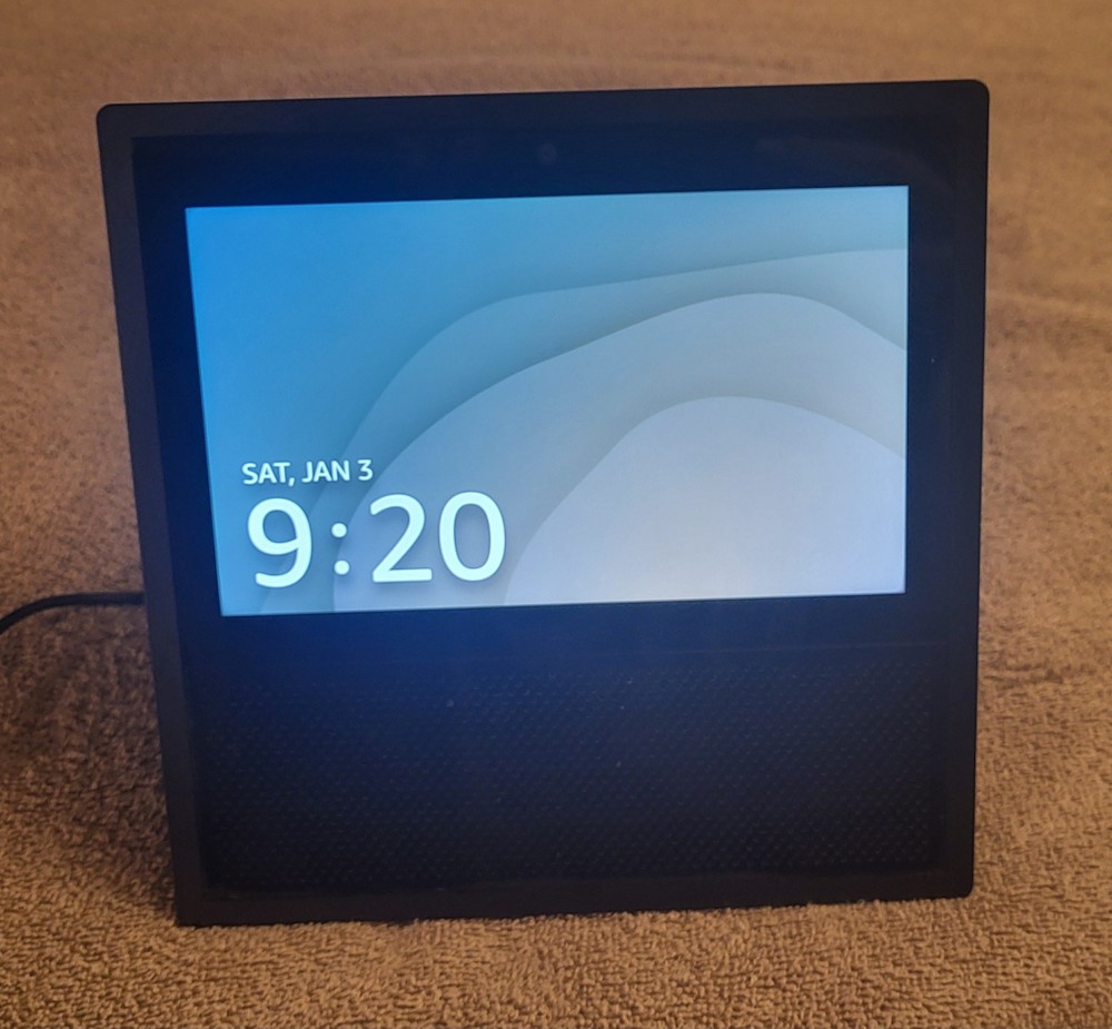 Amazon Echo Show 1st Generation Smart Speaker MW46WB Black