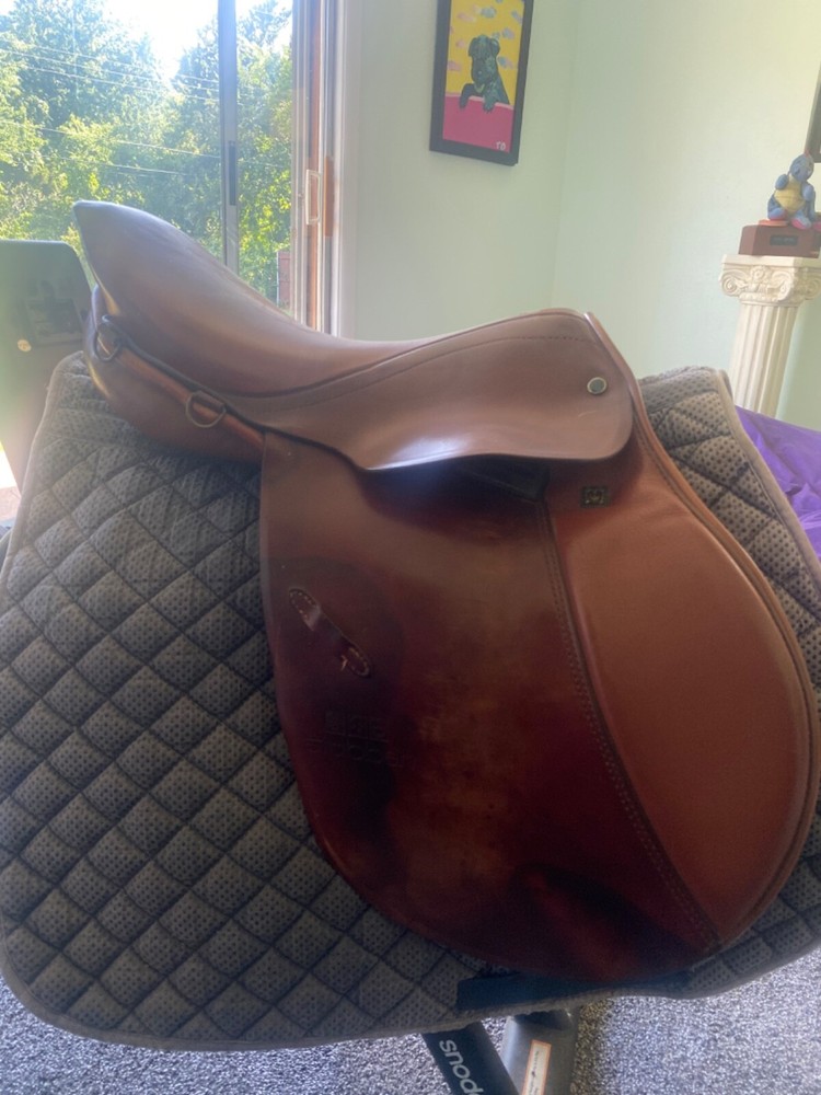 Stubben Edelweiss close contact/jumping saddle 17”