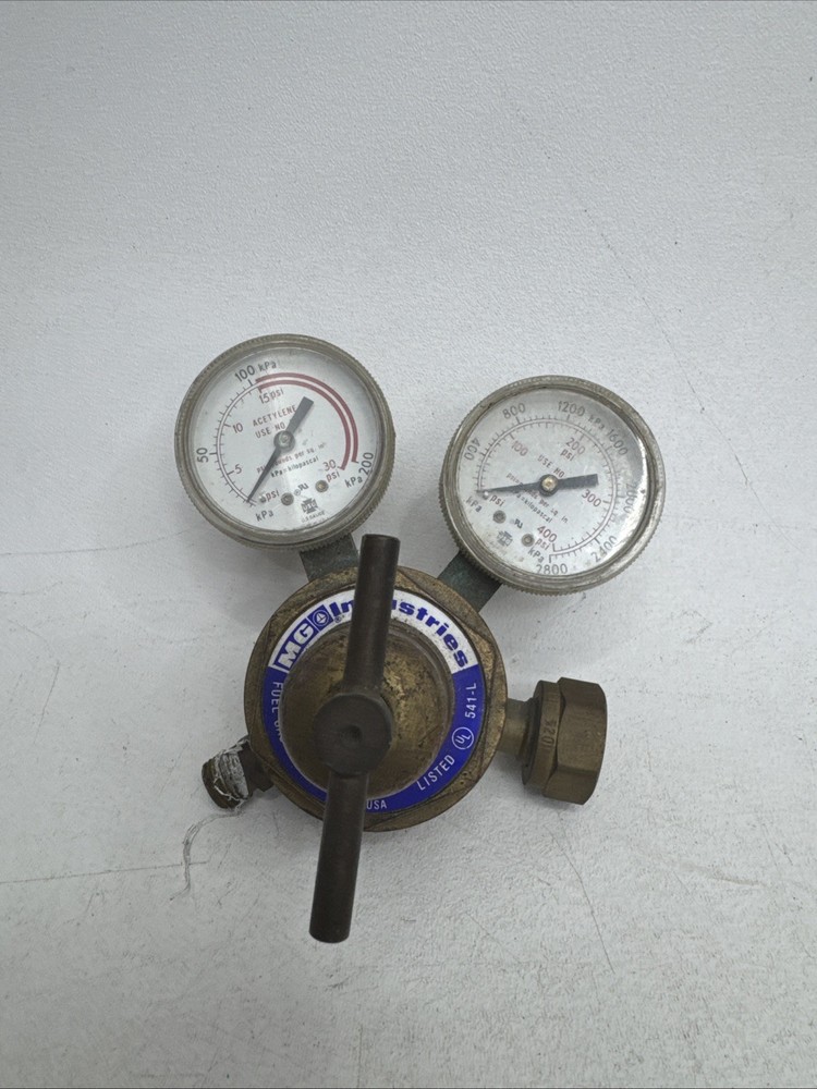 MG Industries Big Tank Acetylene Regulator  Model 541-L