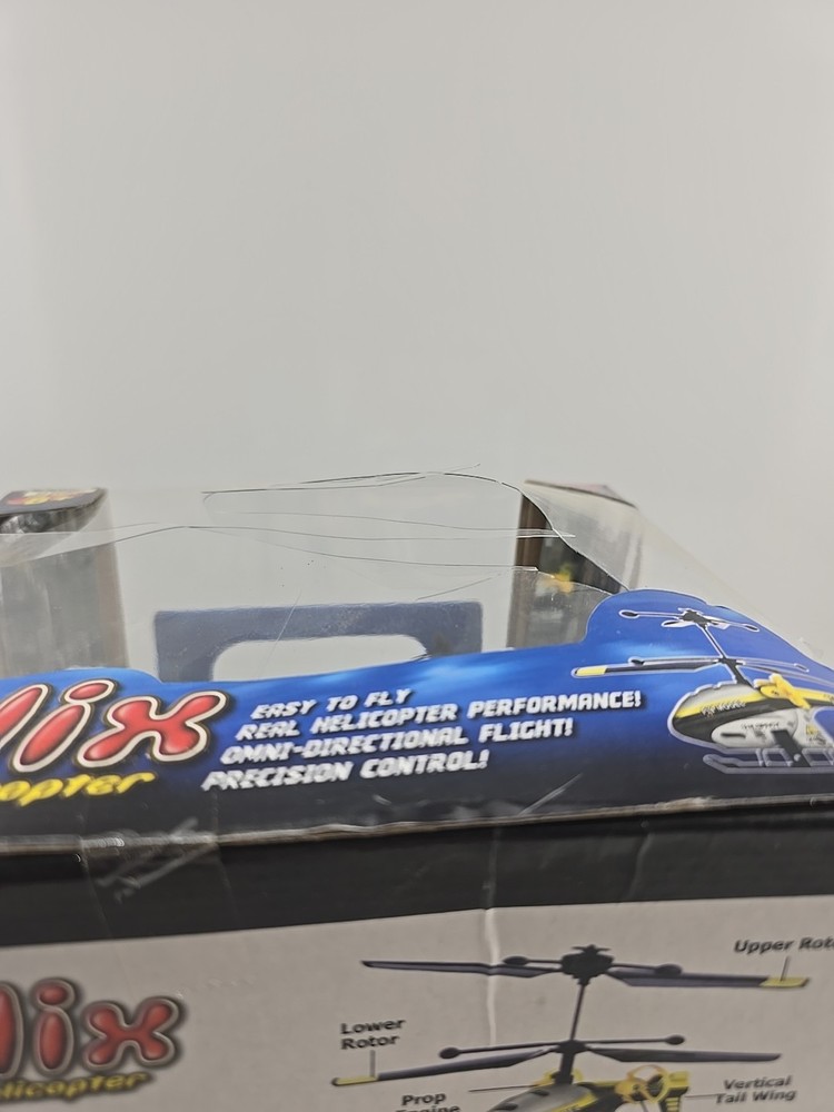 Micro REMOTE CONTROL HELICOPTER NEW IN ORIGINAL BOX HX277