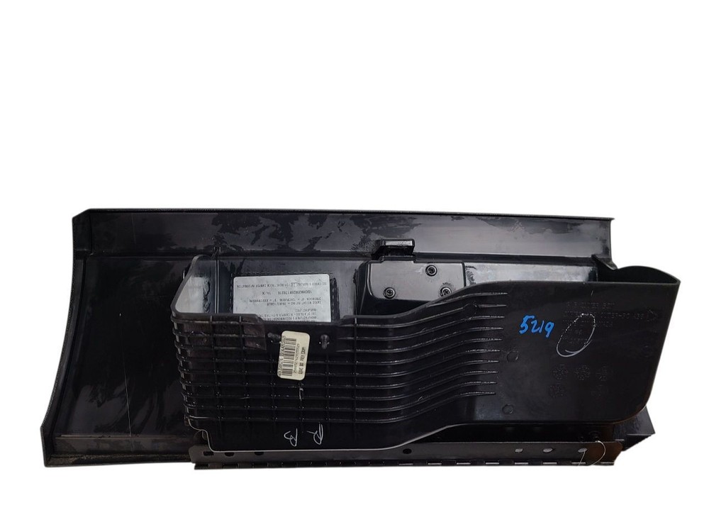 SILVRDO25 2008 Glove Box 645805