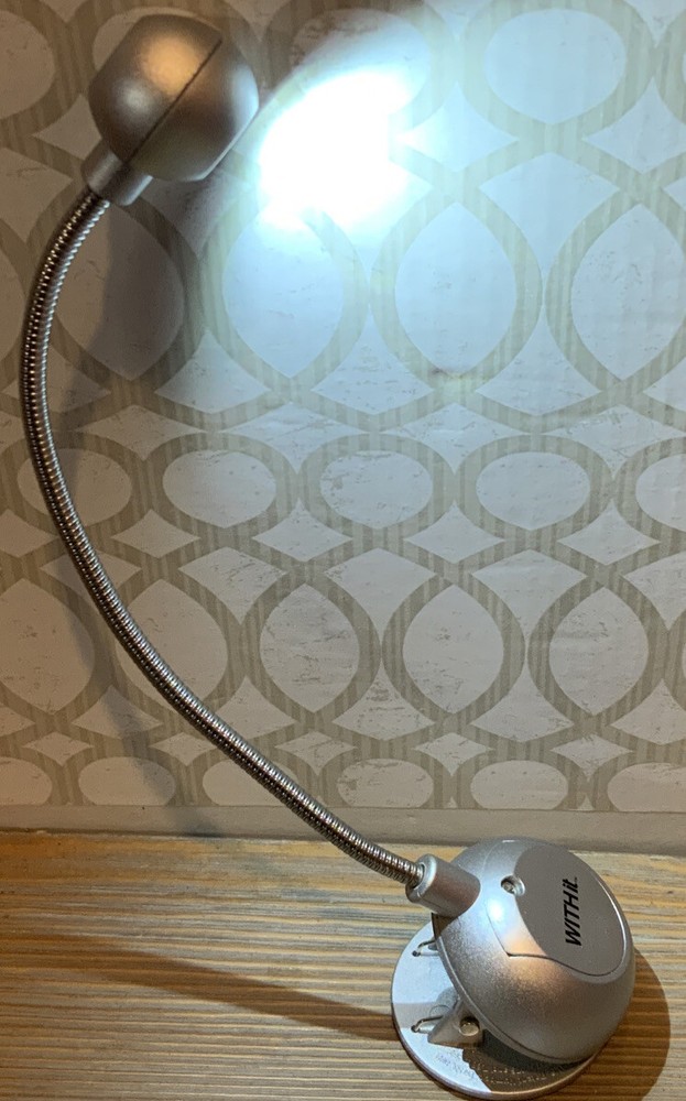 🌍 Disc Light, Silver LED Clip Light For Books And E-Reader,Distressed Box ‼️