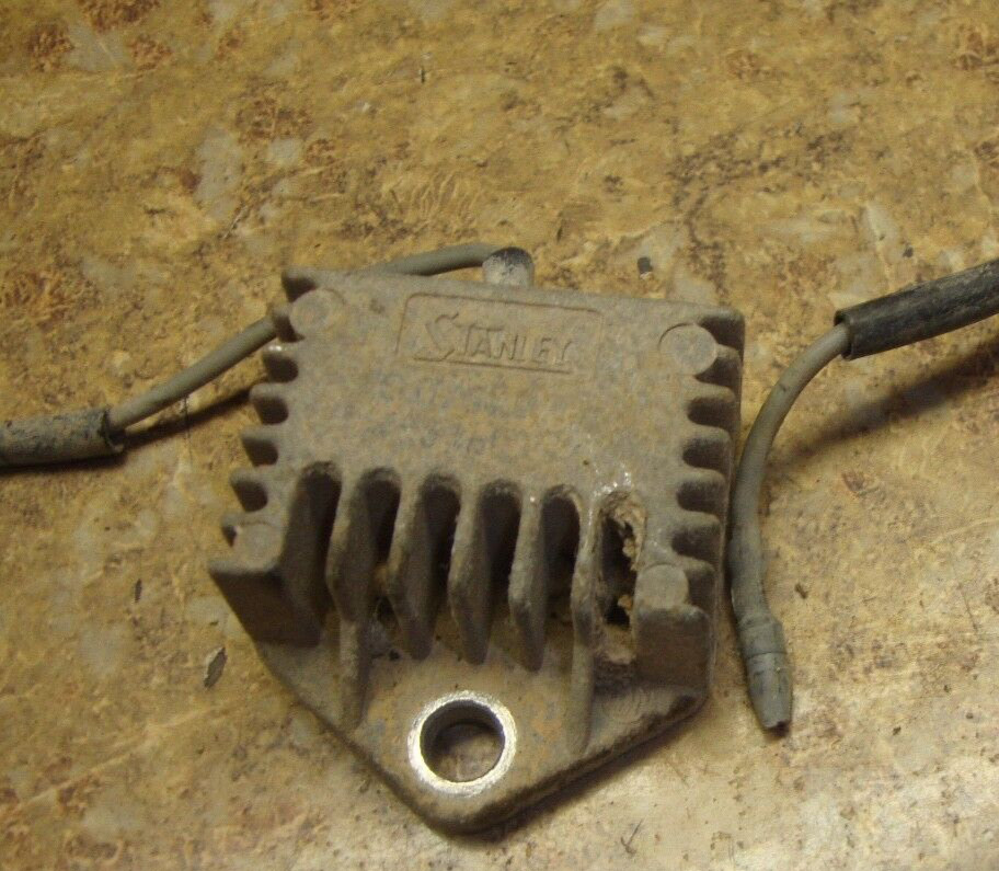 1984 Suzuki ATV LT185F E LT185 LT 185 Voltage Regulator Rectifier Electrical E7