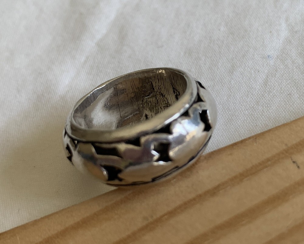 SILVER DOMED SHADOWBOX CUTOUT BAND RING ~ size 7.5