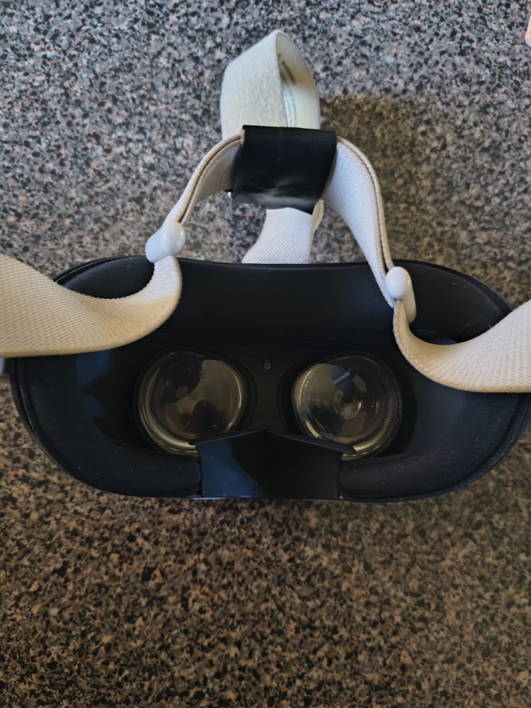 Oculus Meta Quest 2 VR Headset 128GB White Headset Only
