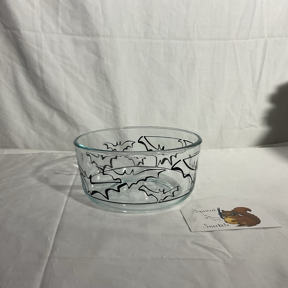 Pyrex Halloween Round Bat Pattern Bowl, 1 Qt