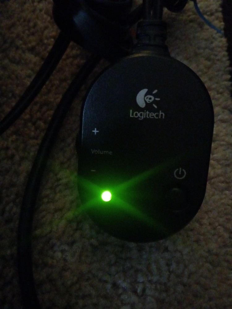 *READ* Logitech Z313 2.1 Multimedia Speaker System Subwoofer