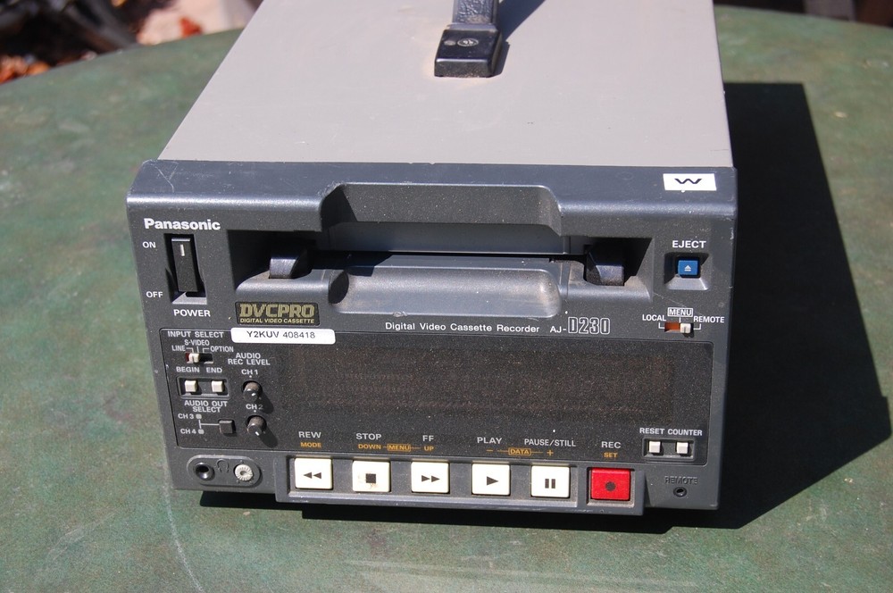 PANASONIC DIGITAL VIDEO CASSETTE RECORDER AJ-D230P