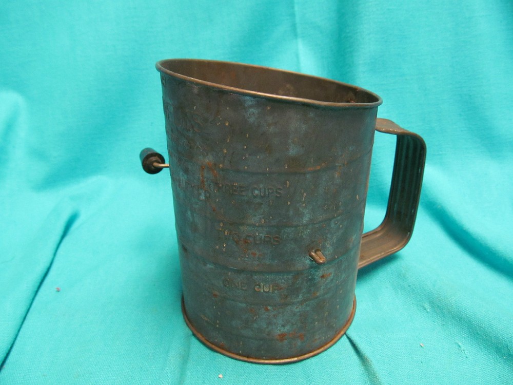 #39 BROMWELL'S MEASURING SIFTER 3 CUPS