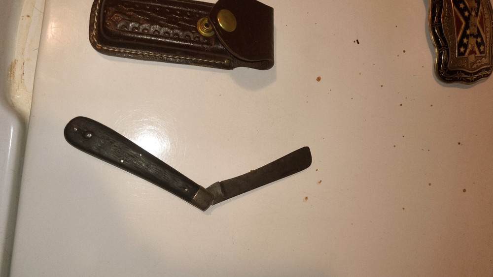 Folding Pocketknife Black Handle Plain Straight Blade with Leather Sheath