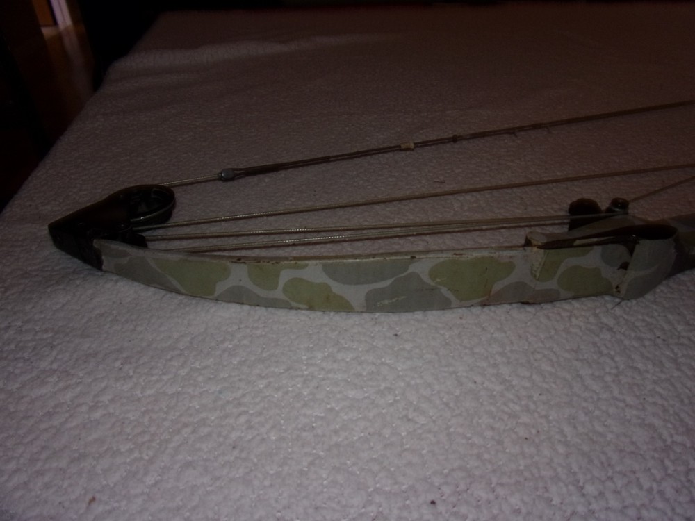 zVintage Bear Whitetail Hunter Compound Bow