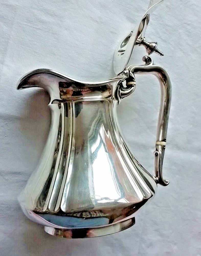 Antique Silver Plate Lidded Jug, Lovely Shape with a Nice Shaped Isolated Handle