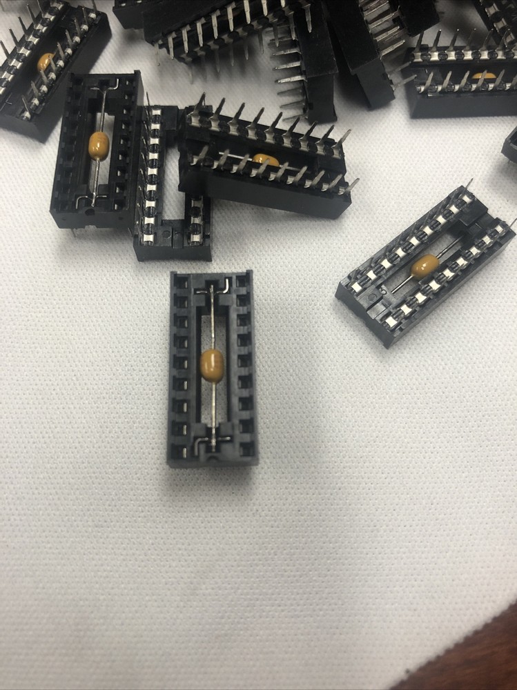 Socket 18 Pin , ID-D-7-5-5-8, Tegal?