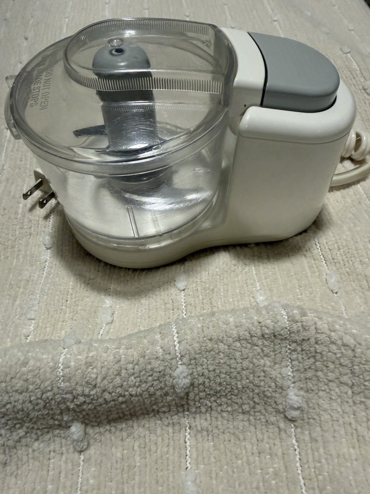 Vintage Black & Decker Handy Chopper HC2000 Mini Food Processor-Tested /Working