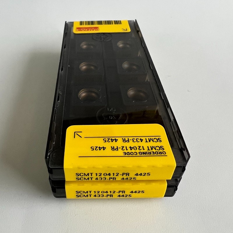 10Pcs/BOX Sandvik SCMT120412-PR 4425
