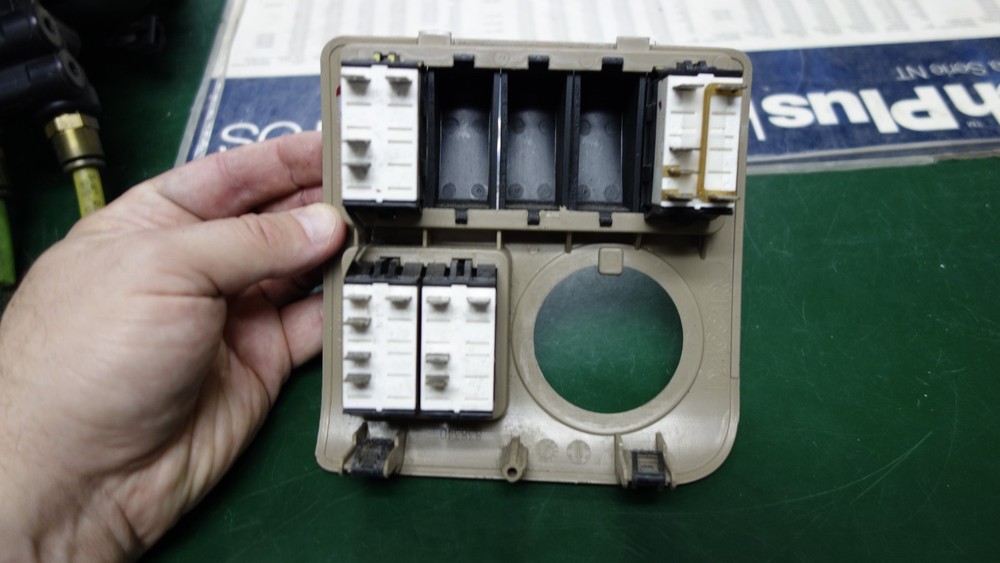 PACCAR Dash Panel S64-6105 Panel with Four Switches