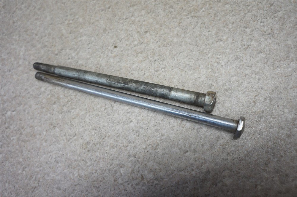 1972 72 CZ 250 Bolts