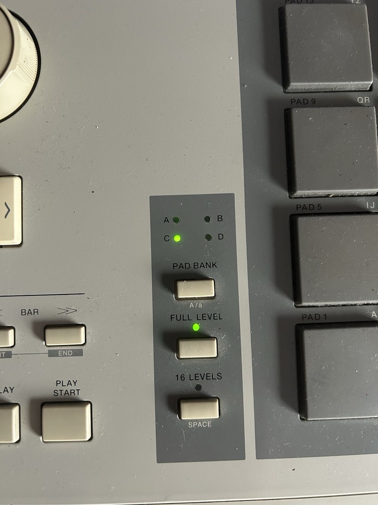 Akai MPC2000 Floppy Disk MIDI Production Center W/ Floppy Disk & Power Cable