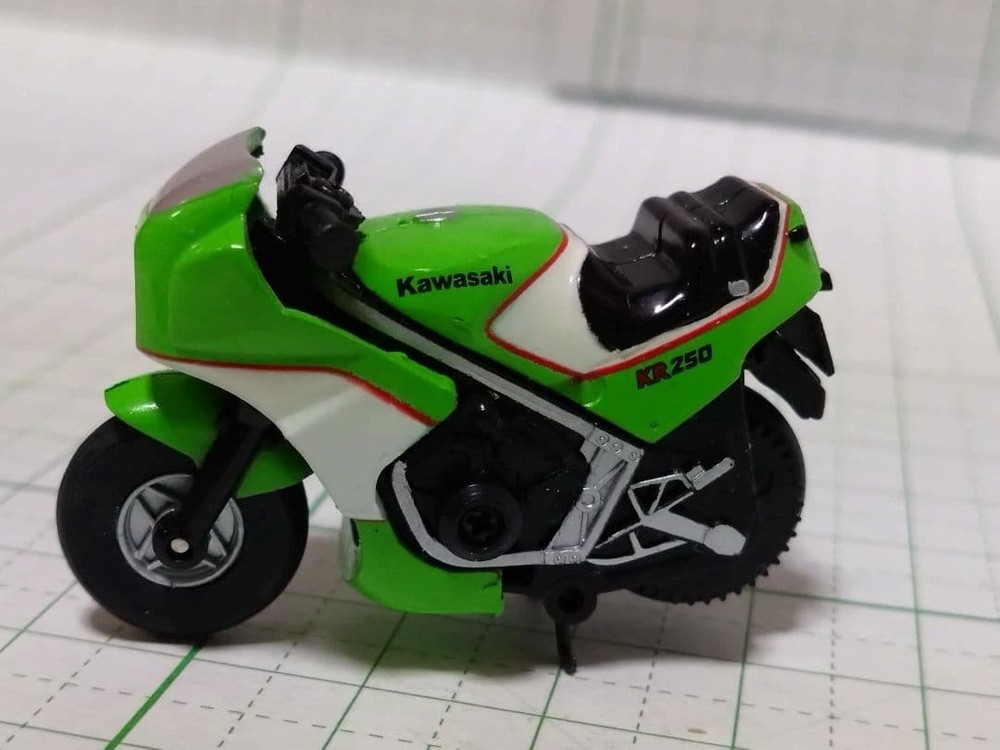 43 Cholobai Kawasaki Kr-250