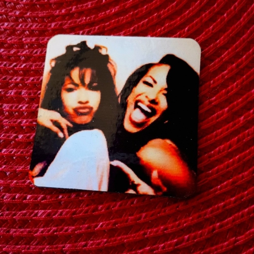 Aaliyah and Selena magnet