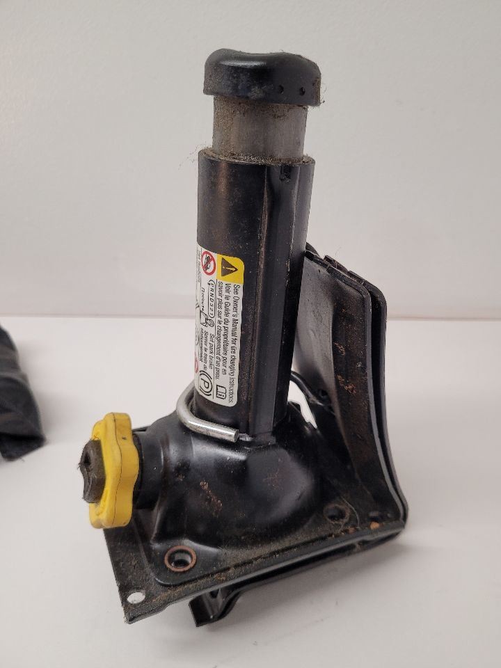 2009 CHEVROLET SILVERADO 1500 Jack