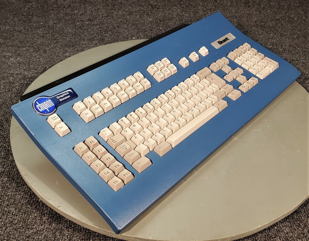 CHYRON DUET LE VIDEO GRAPHICS SYSTEM w/ KEYBOARD DUET KYBD