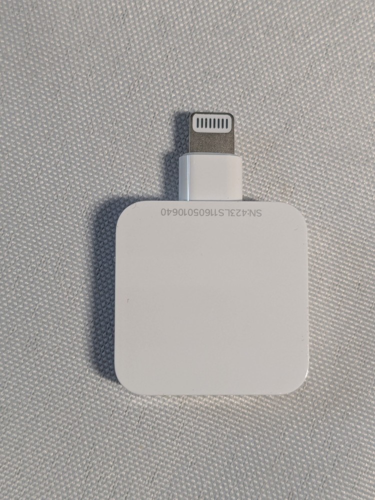 Square Reader SPM1-01 White Portable Mobile Credit Card Reader & Writer